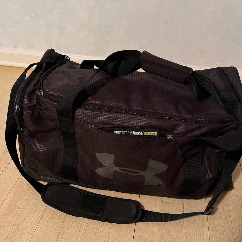 Under Armour gym bag/duffel bag/carryon bag